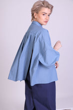 Load image into Gallery viewer, The Ezra by Abôvian, Product type - Top, Designed by Teress